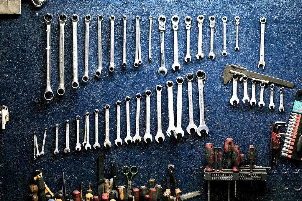 Auto mechanic tools