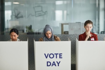 Photo by Edmond Dantès: https://www.pexels.com/photo/women-doing-voting-7103121/